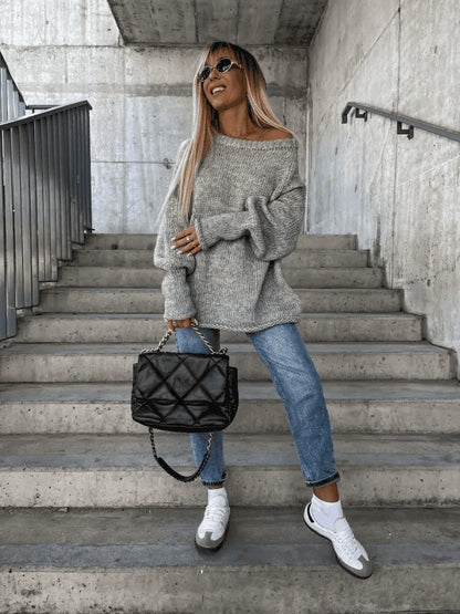Luźny sweter damski z dekoltem typu off-shoulder – Amira