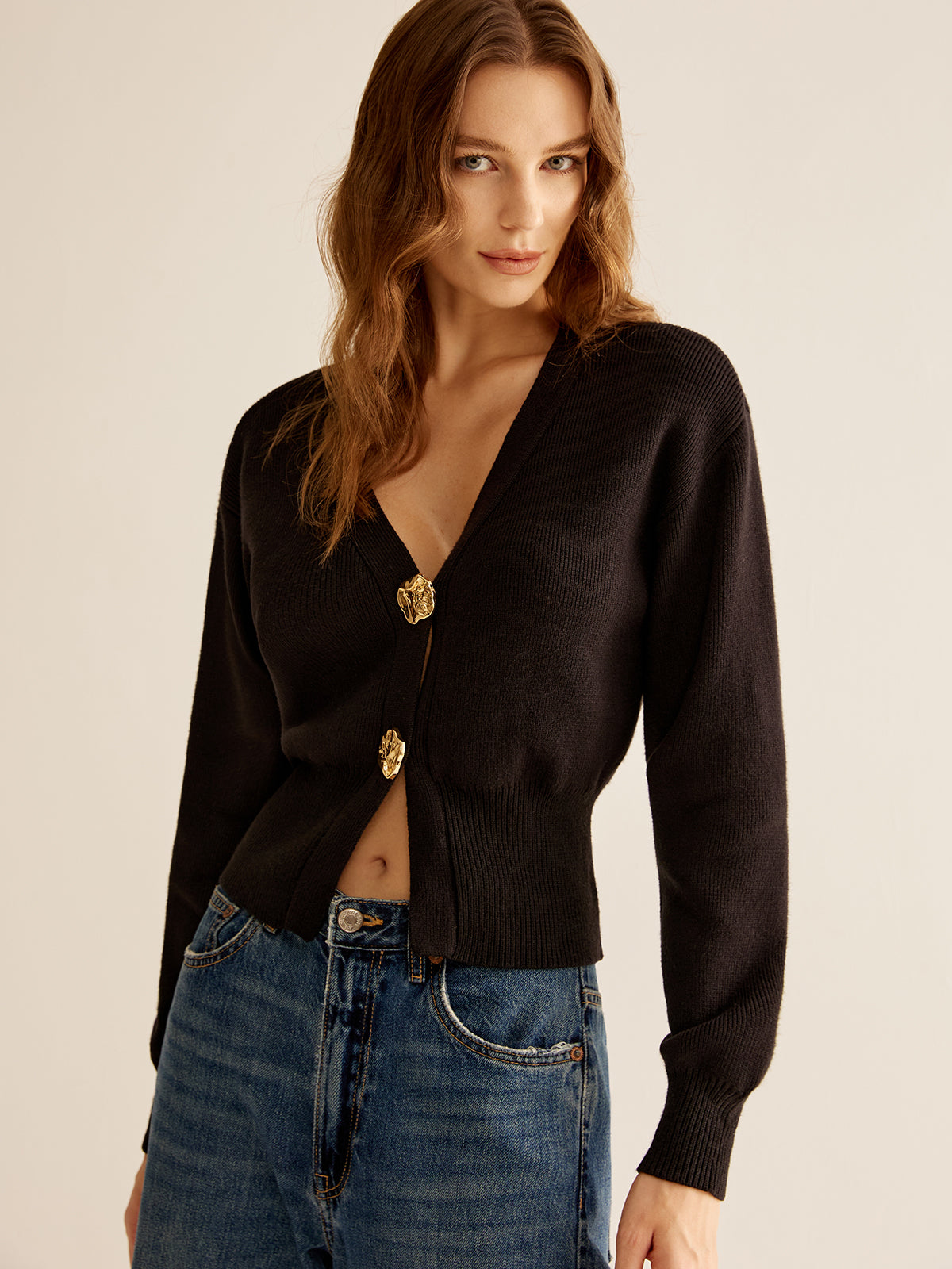 Czarny sweter z 2 guzikami dla kobiet - Alina-XS-Trend Polska