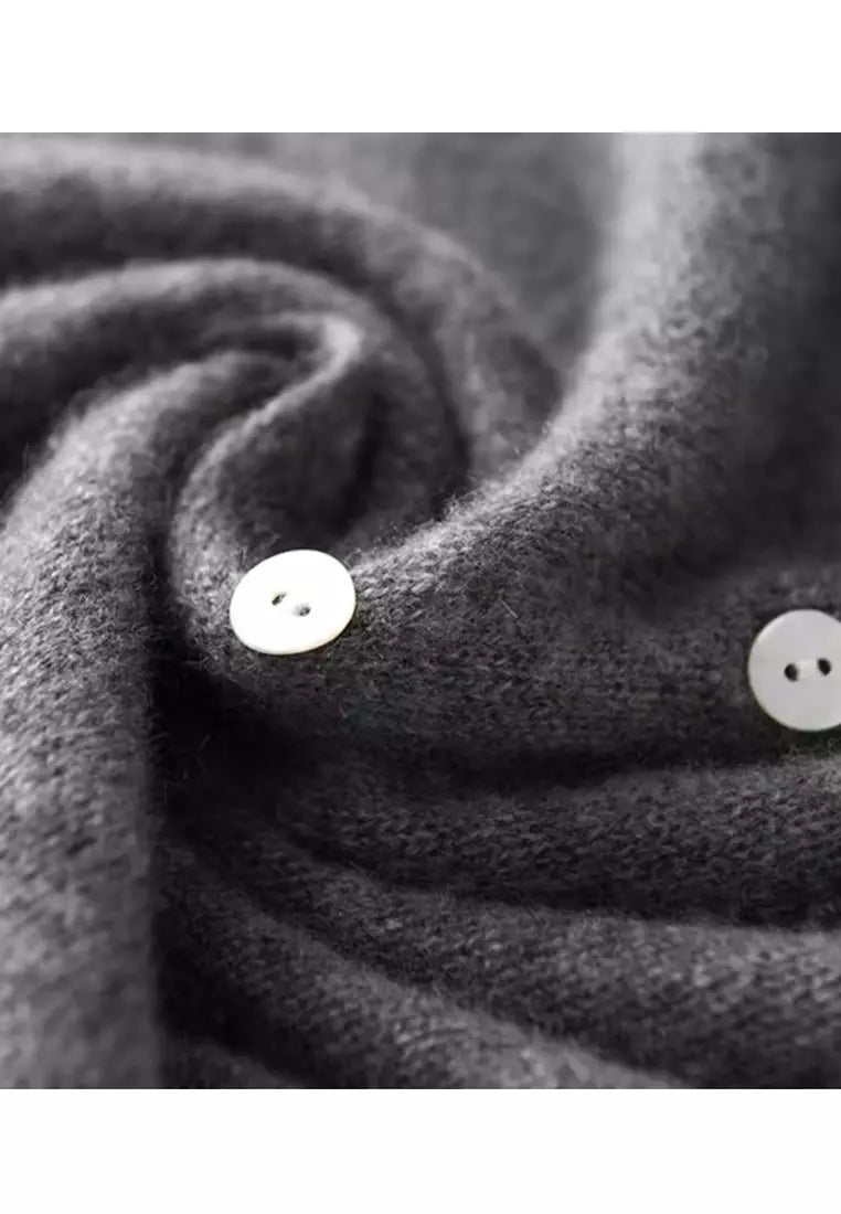 Modny sweter z stylowym zapięciem na guziki - Elisa-S-Szary-Trend Polska