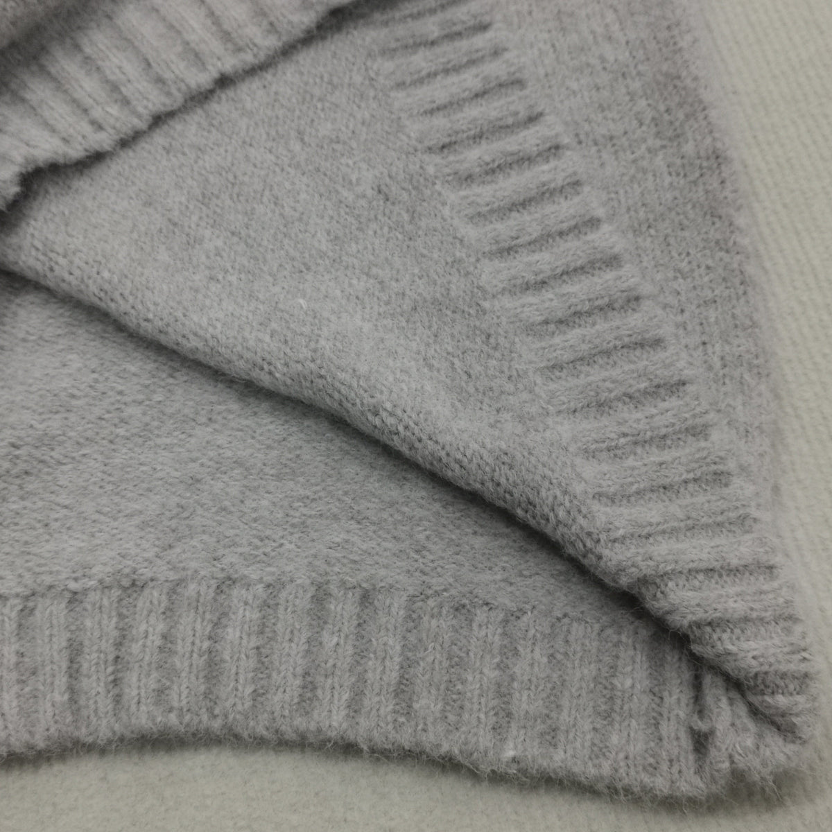 Oversized Sweter Dziurkowany - AutumnComfort-S-Trend Polska