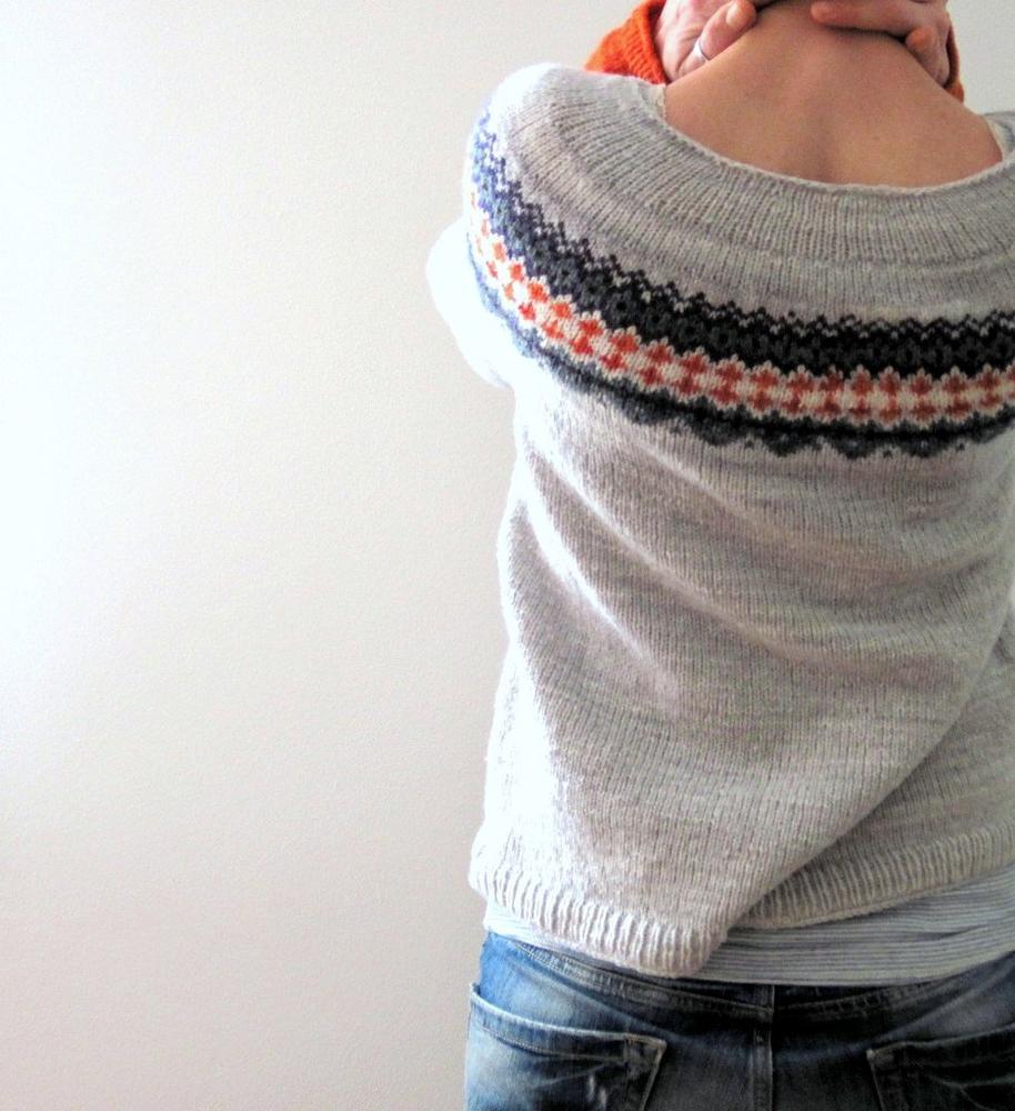 Skandynawski Trendowy Sweter z Żywej Nadrukiem - NordicChic-S-Trend Polska