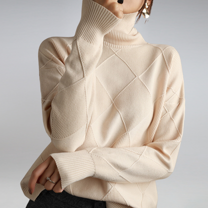 Stylowy sweter z golfem dla kobiet - Isabella-Beżowy-S-Trend Polska