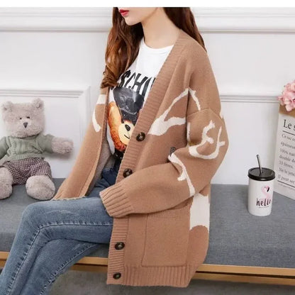 Sweter kardigan z figlarnym nadrukiem i zapięciem na guziki - Nova-Brązowy-XS-Trend Polska